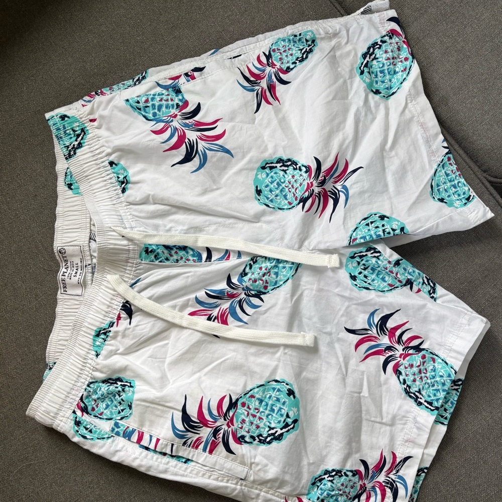 Men’s Free Planet shorts, size S